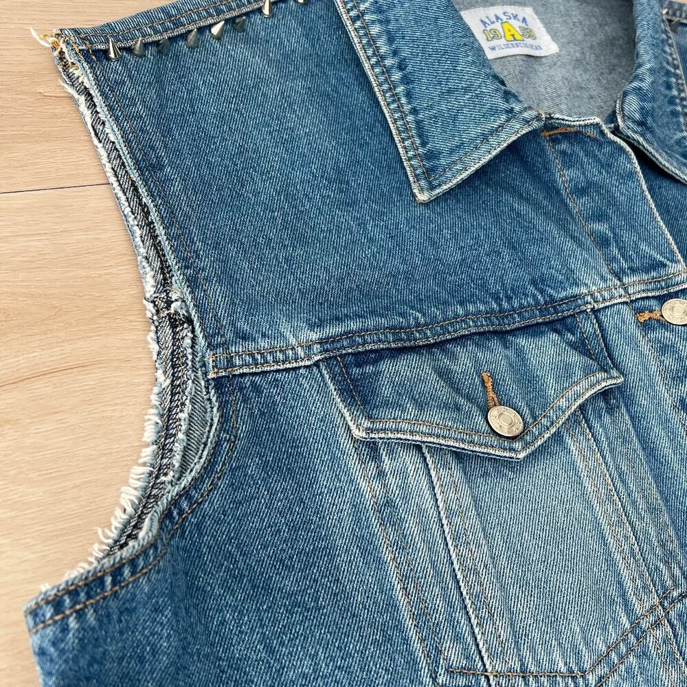 Vintage 90s Alaska Wilderness Gear 1959 Men's XL Blue Denim Vest (Customized)